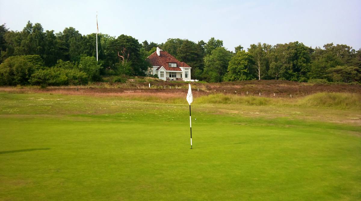 The green on hole 21